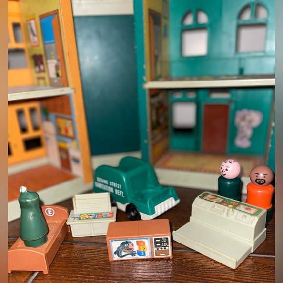 Fisher Price Sesame Street Playhouse - Picture 8 of 13